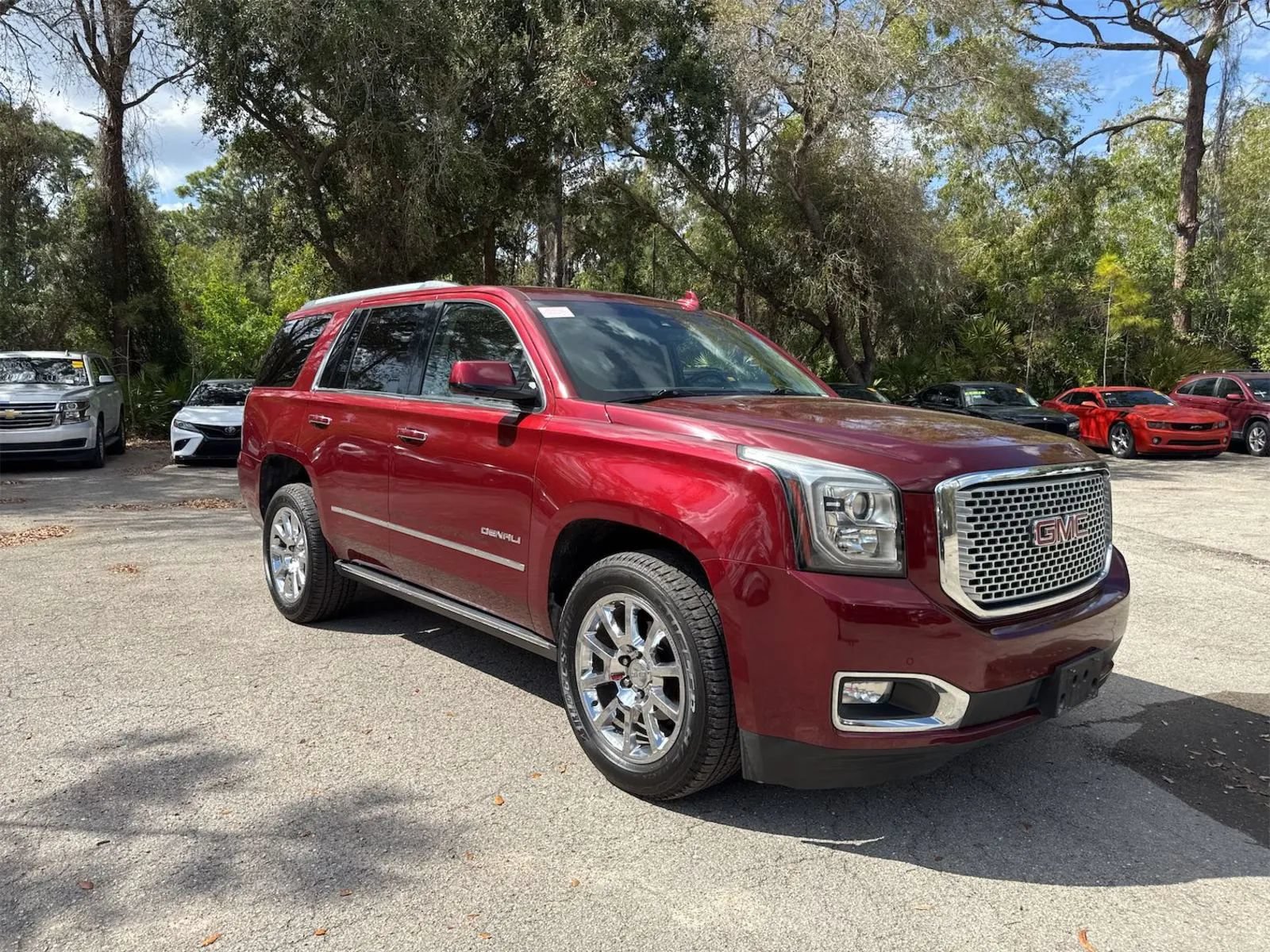 Used 2017 GMC Yukon Denali AWD/4WD image 2