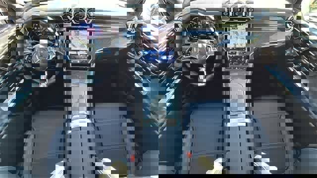 Certified 2025 Mercedes-Benz GLC 300 4MATIC image 28