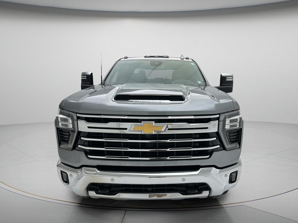 Used 2025 Chevrolet Silverado 2500 LTZ w/ LTZ Plus Package AWD/4WD image 3
