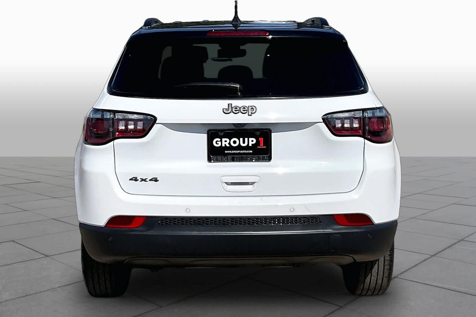 Used 2026 Jeep Compass Limited AWD/4WD image 4
