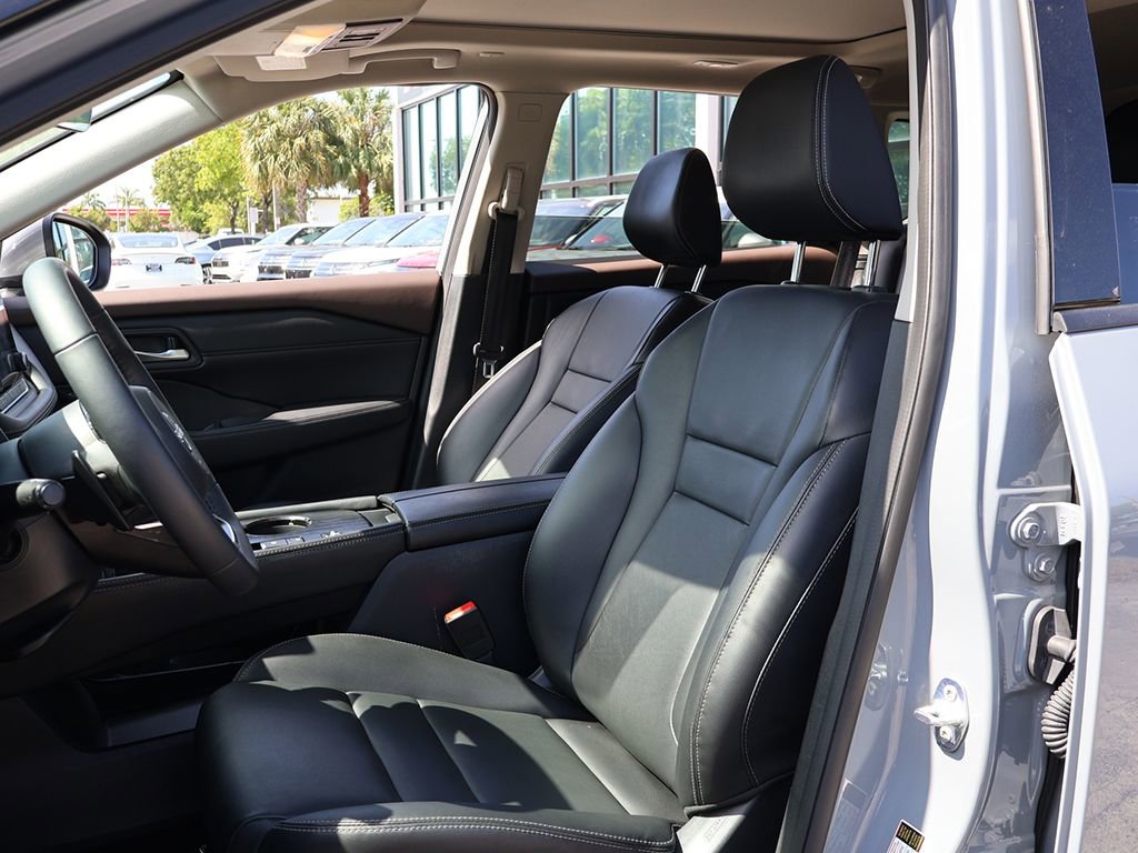 Used 2023 Nissan Rogue SL FWD image 32