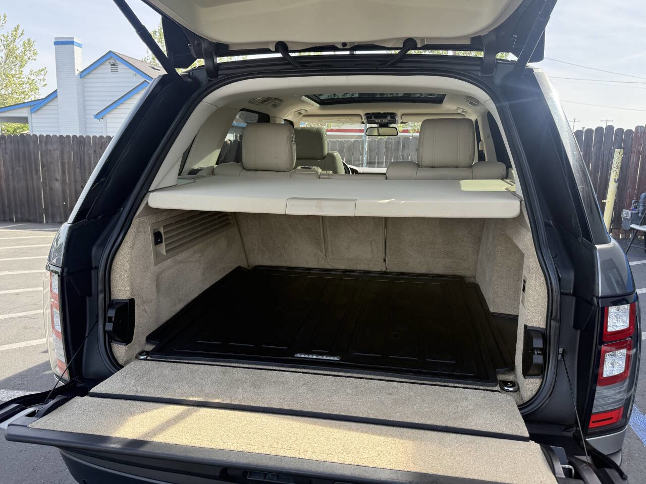 Used 2015 Land Rover Range Rover Supercharged image 17