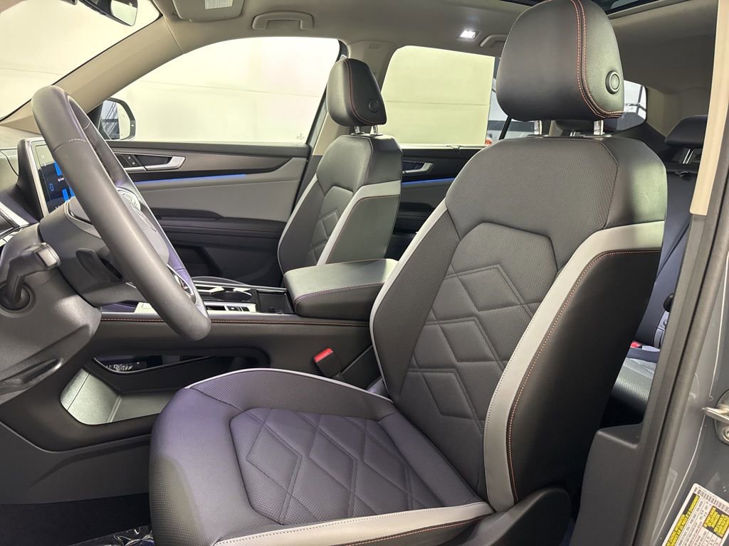 Used 2024 Volkswagen Atlas Peak Edition SEL image 27