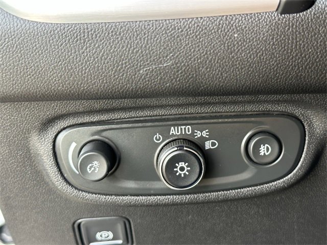 Used 2024 GMC Terrain SLT image 19