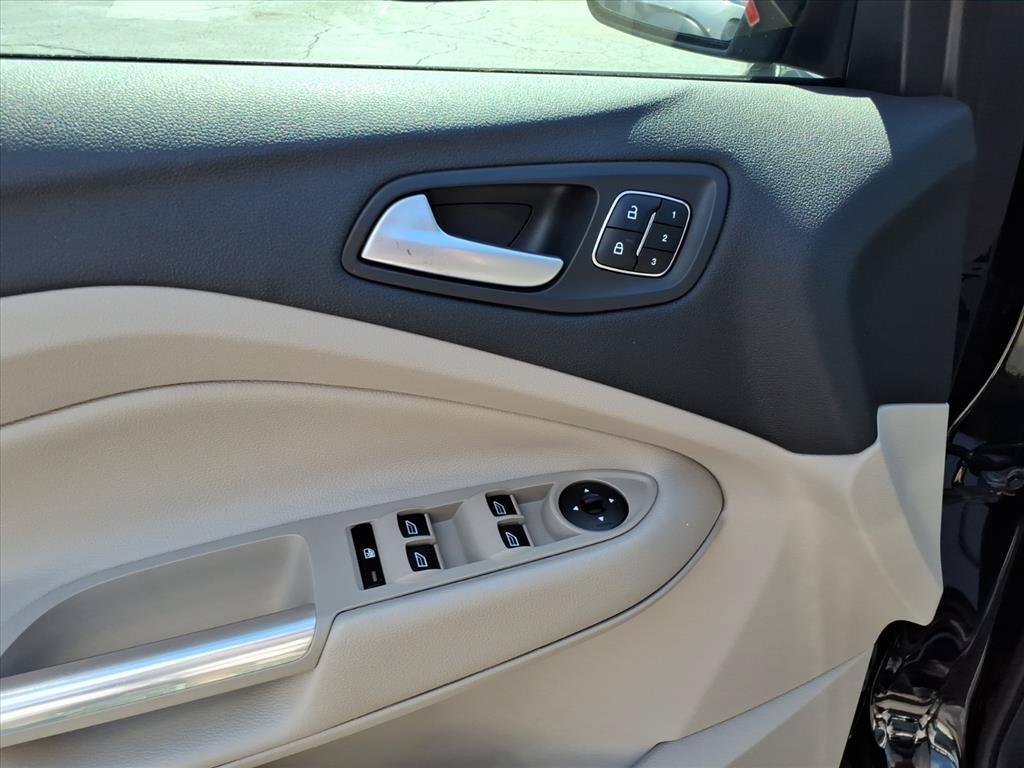 Used 2018 Ford Escape Titanium w/ Ford Safe & Smart Package AWD/4WD image 15
