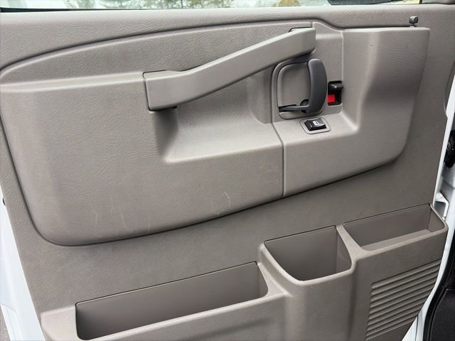 Used 2024 GMC Savana 2500 Work Van w/ Driver Convenience Package image 16
