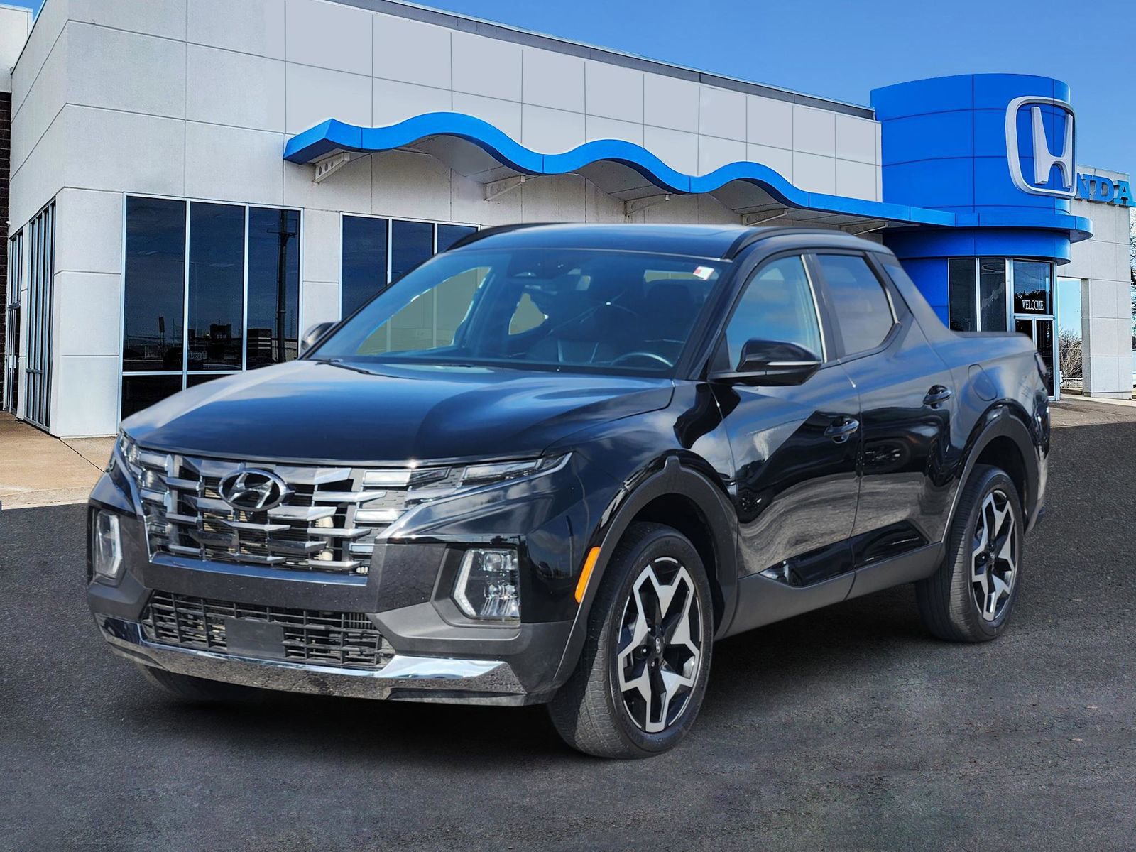 Used 2024 Hyundai Santa Cruz Limited image 2