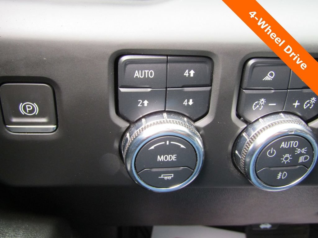 Used 2024 GMC Sierra 1500 AT4 w/ Technology Package AWD/4WD image 15