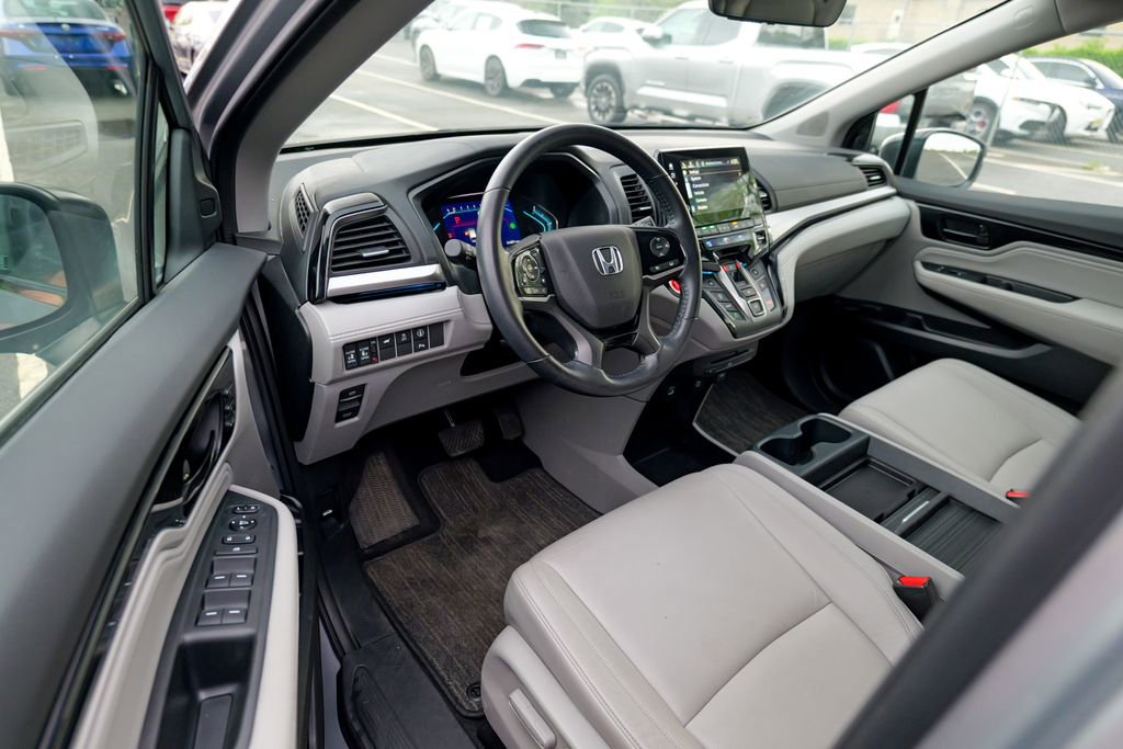 Used 2023 Honda Odyssey Touring image 16