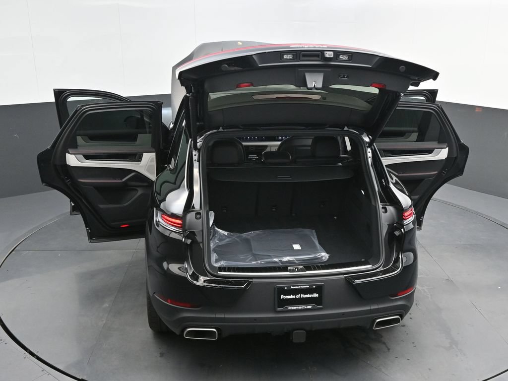 Certified 2026 Porsche Cayenne AWD/4WD image 44