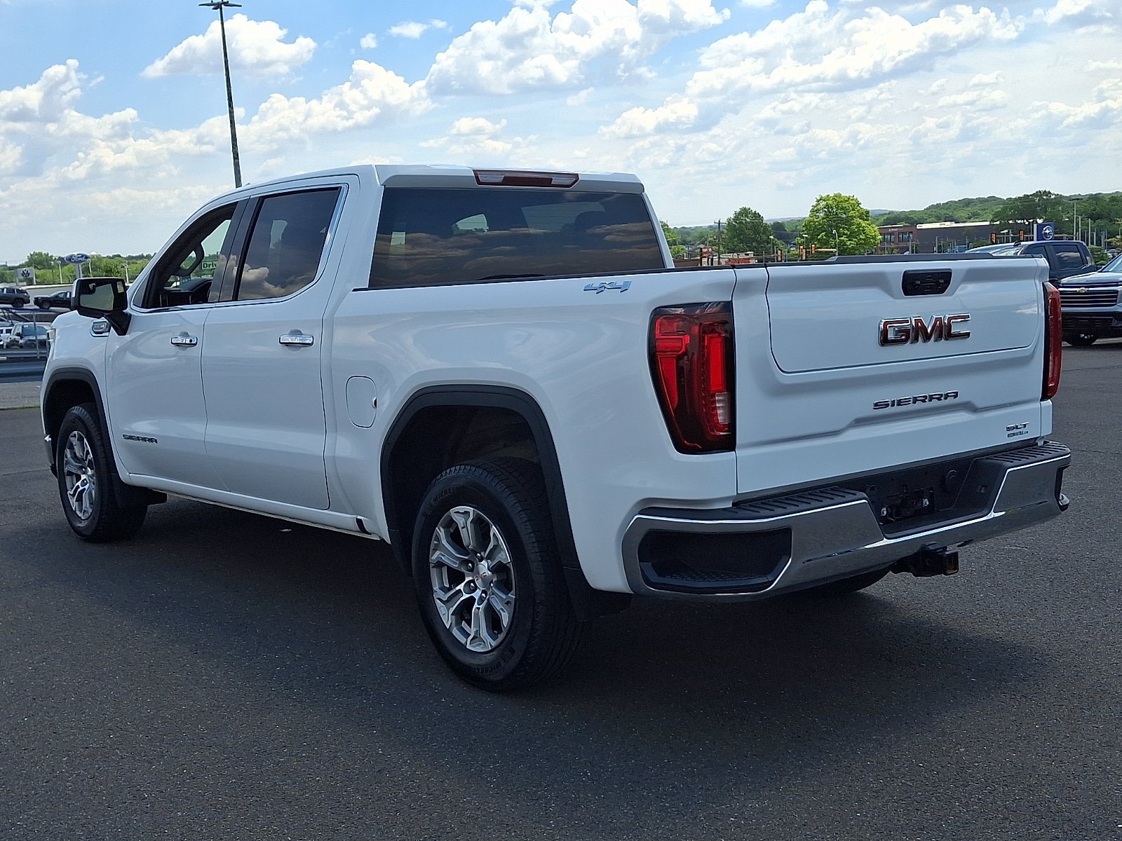 Used 2025 GMC Sierra 1500 SLT AWD/4WD image 4