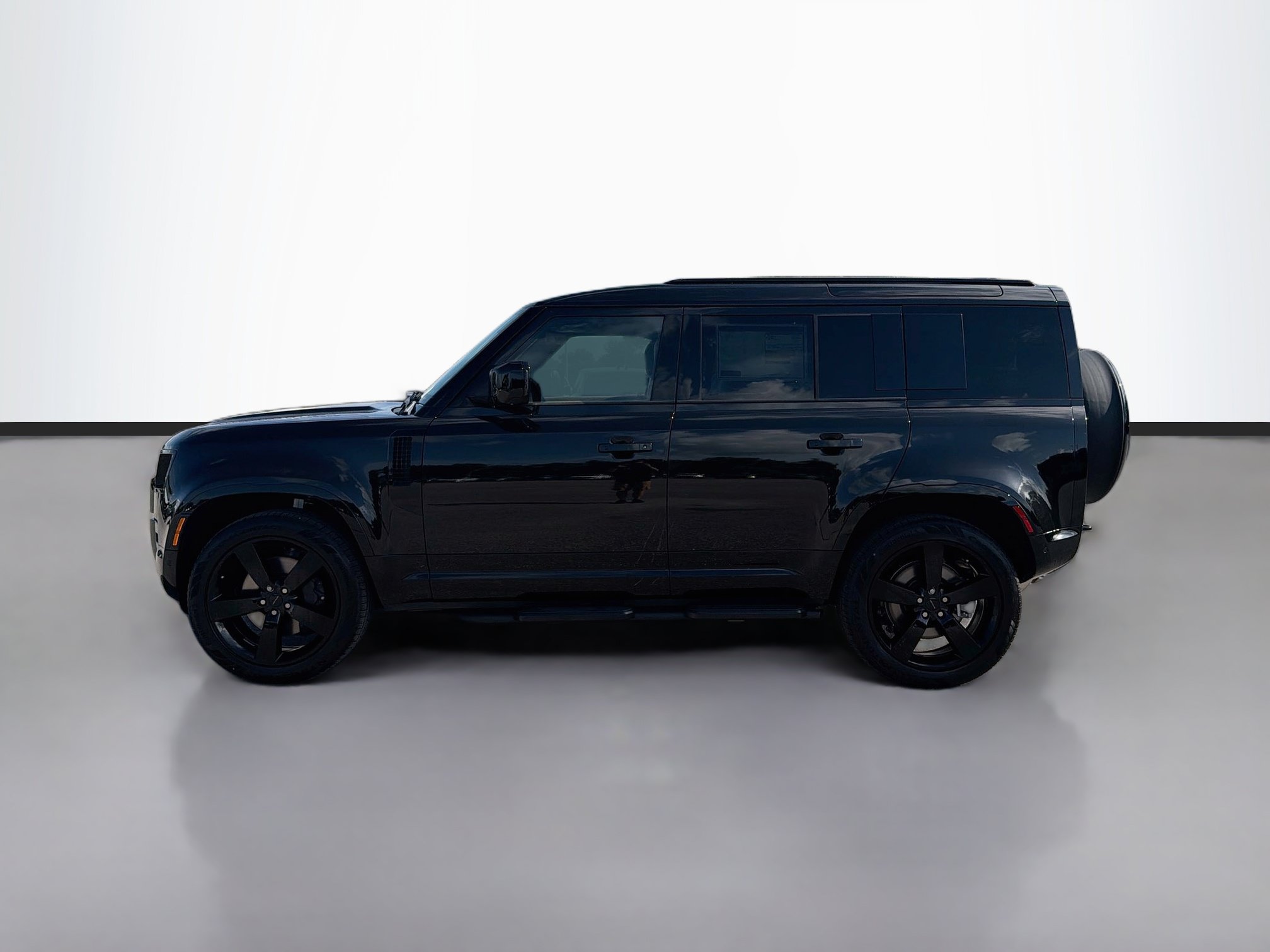 New 2026 Land Rover Defender 110 X-Dynamic SE AWD/4WD image 2