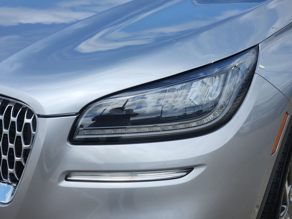 Used 2022 Lincoln Corsair FWD w/ Equipment Group 101A image 9