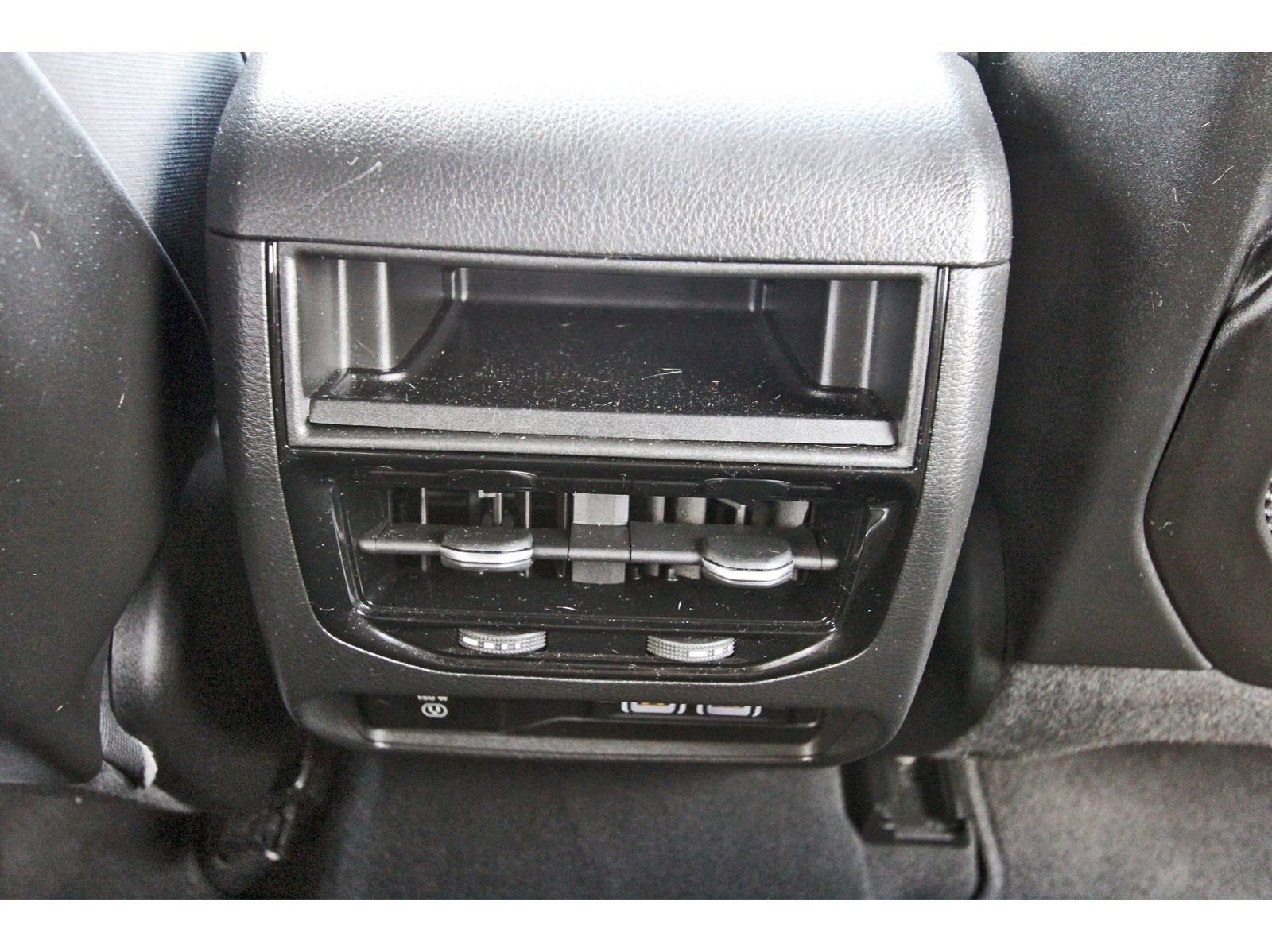 Used 2023 Jeep Grand Cherokee Altitude image 15