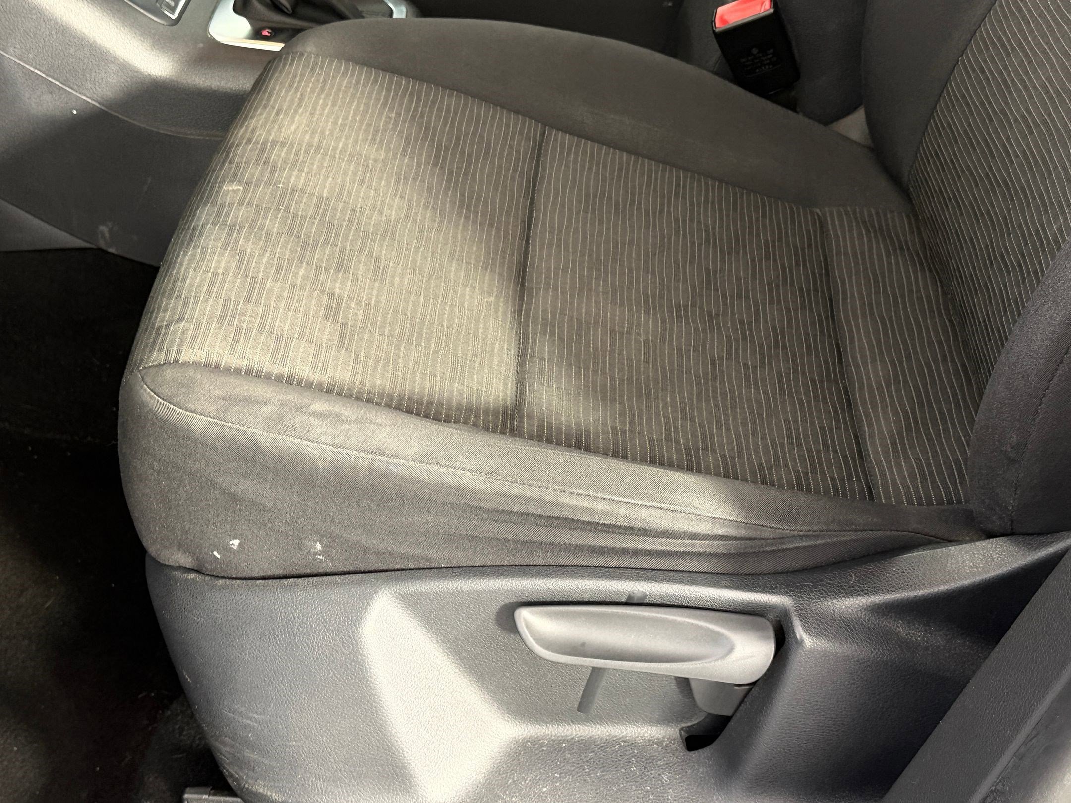 Used 2014 Volkswagen Tiguan S image 13