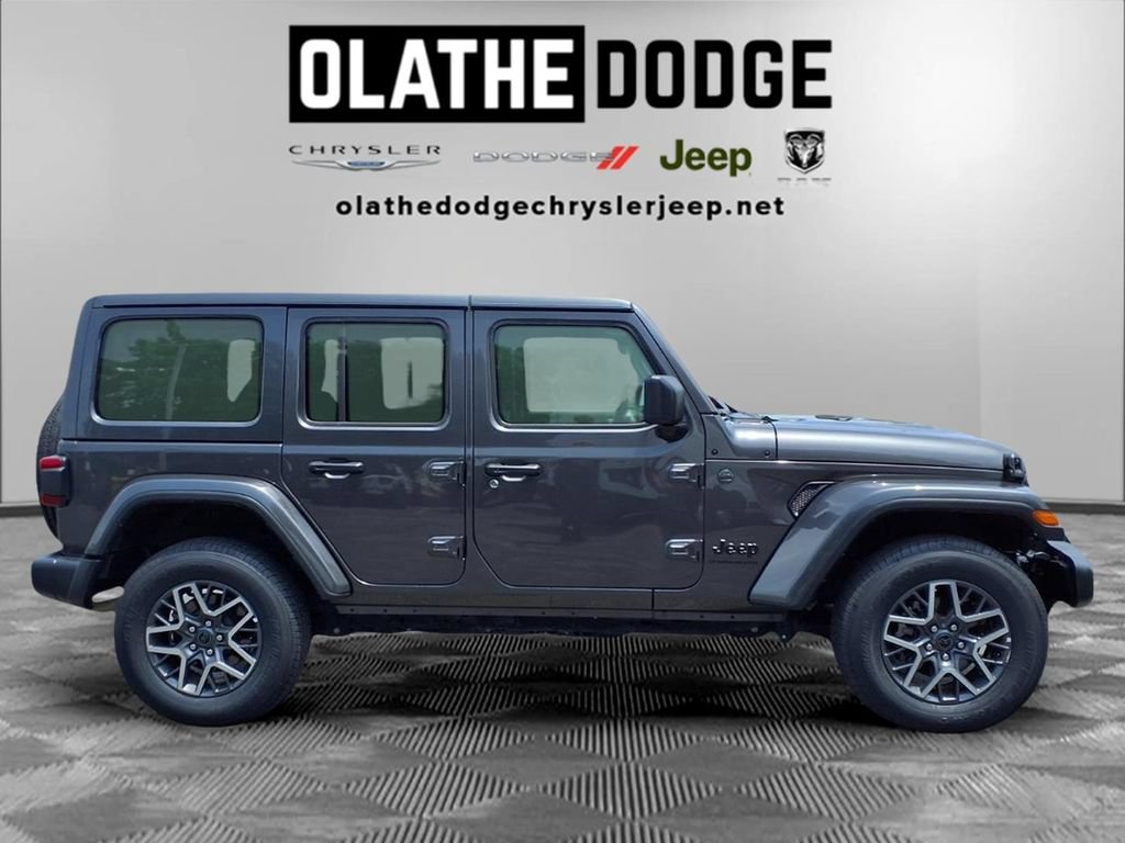 Used 2025 Jeep Wrangler Unlimited Sahara AWD/4WD image 28