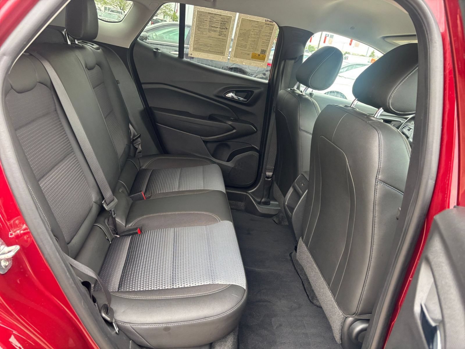 Used 2025 Chevrolet Trax LT FWD image 24