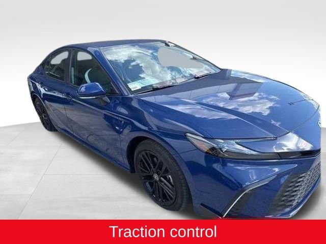 Used 2025 Toyota Camry SE w/ Convenience Package image 3