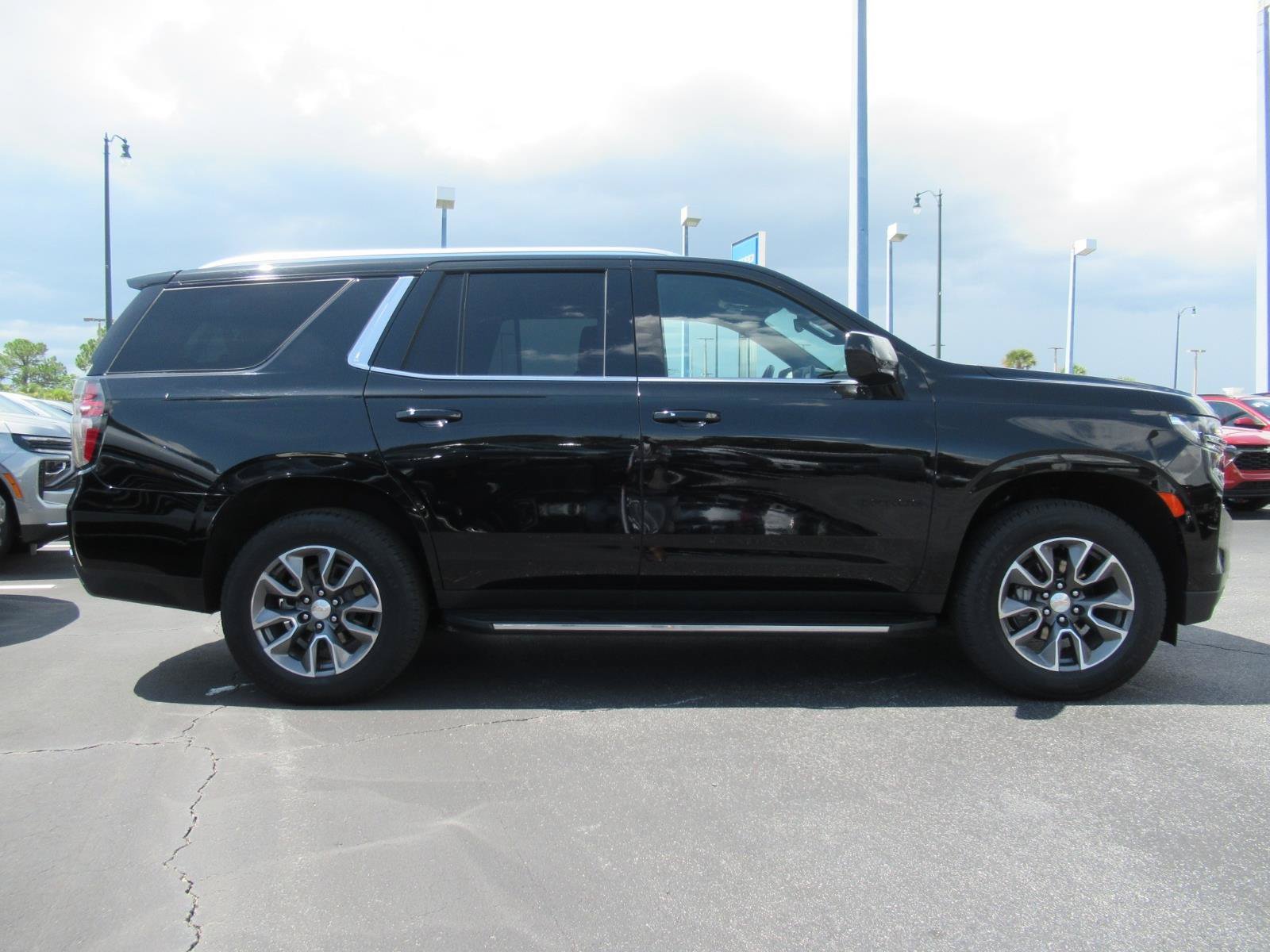 Certified 2024 Chevrolet Tahoe LS w/ Driver Alert Package RWD image 4