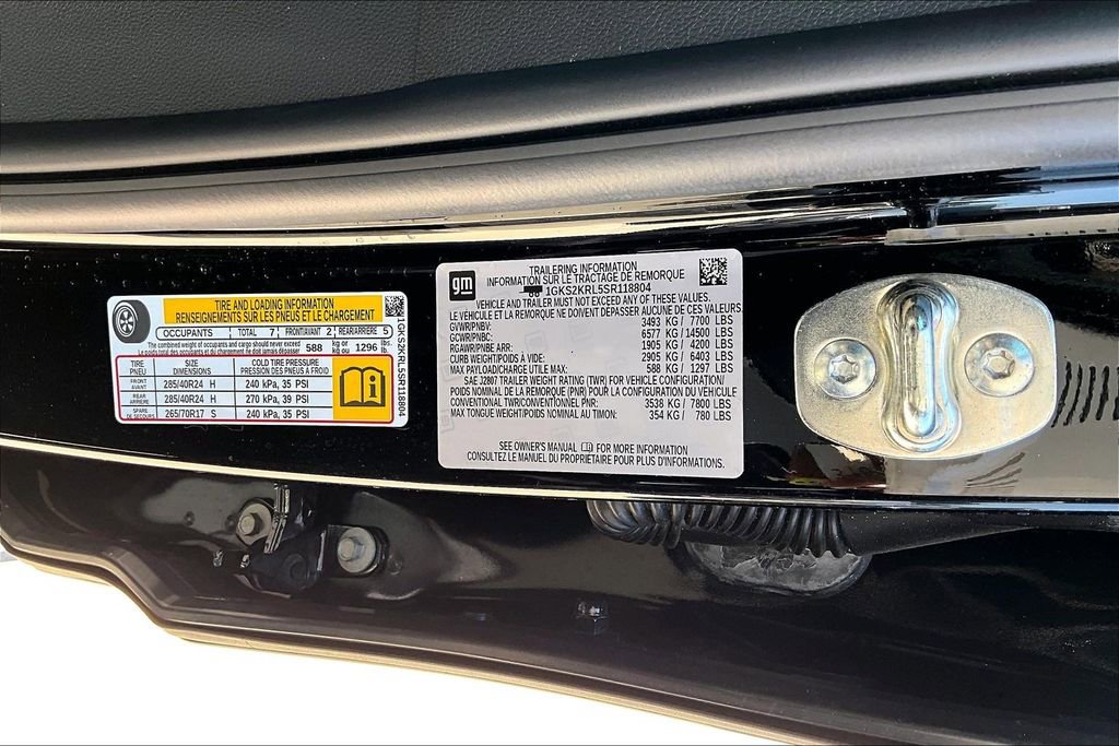 Used 2025 GMC Yukon XL Denali Ultimate w/ LPO, Floor Liner Package AWD/4WD image 39