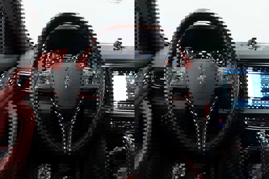 Used 2022 Maserati Levante GT image 13