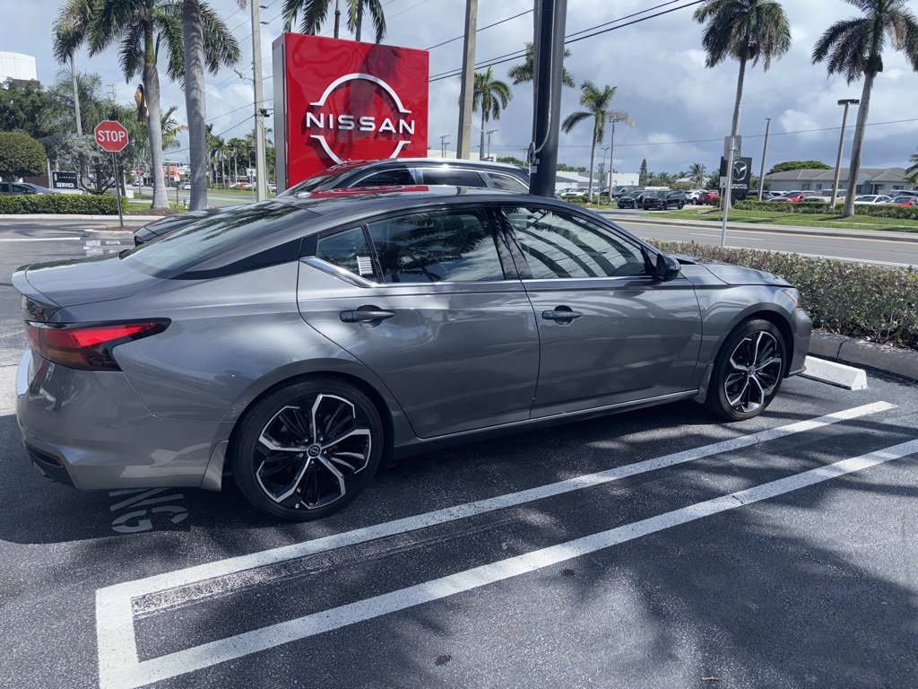 Used 2023 Nissan Altima 2.5 SR