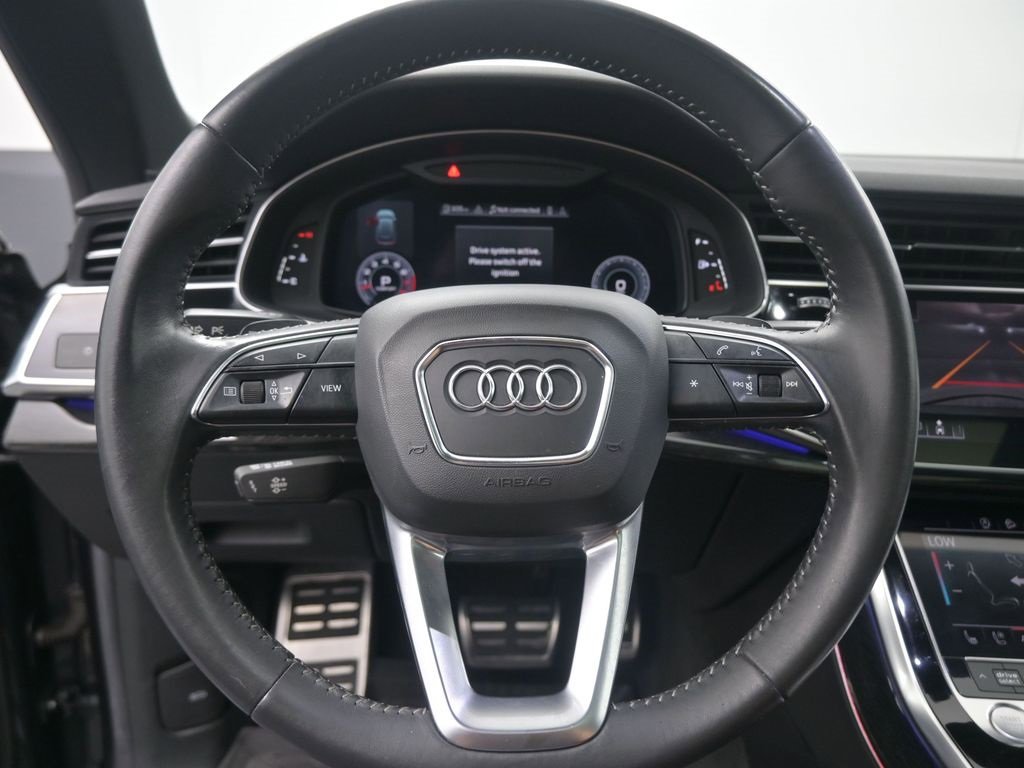 Used 2019 Audi Q8 Premium Plus w/ Premium Plus image 2