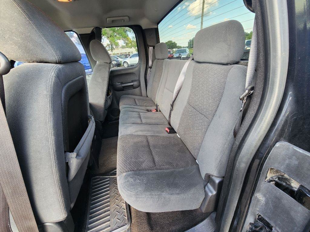 Used 2007 Chevrolet Silverado 1500 LT w/ 1LT Convenience Package AWD/4WD image 17