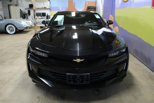 Used 2016 Chevrolet Camaro LT w/ Technology Package RWD image 2