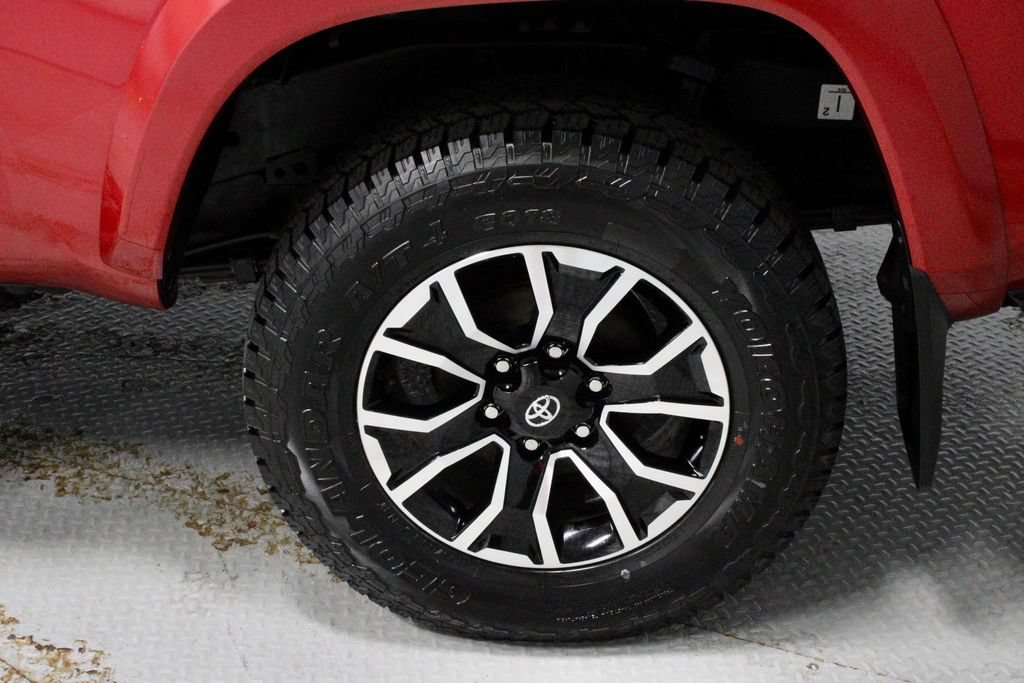 Used 2022 Toyota Tacoma TRD Sport w/ TRD Premium Sport Package AWD/4WD image 20