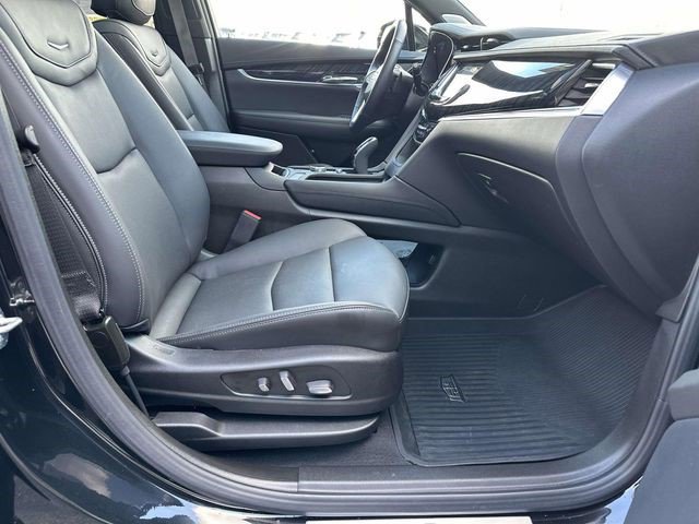 Certified 2024 Cadillac XT6 Premium Luxury w/ LPO, Floor Liner Package AWD/4WD image 28