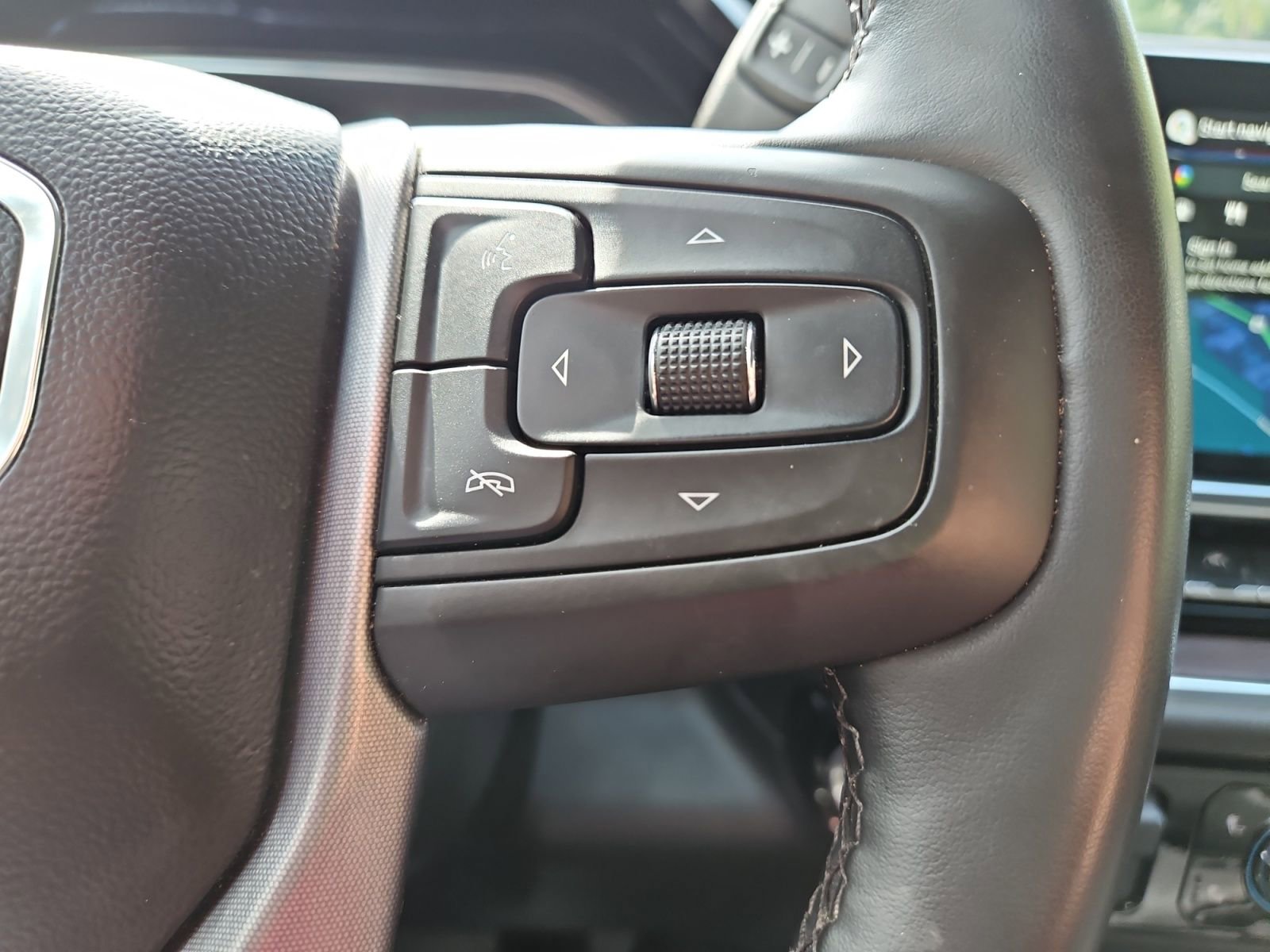 Used 2025 GMC Sierra 1500 SLT image 25