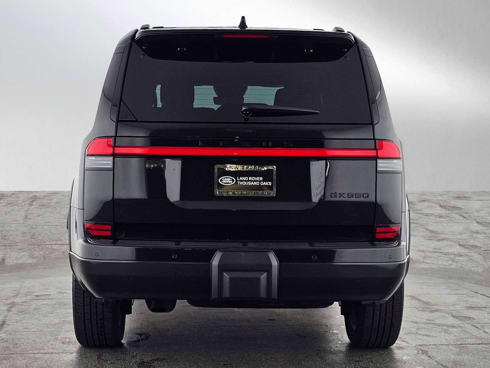 Used 2024 Lexus GX 550 w/ Accessory Package (2T) image 4