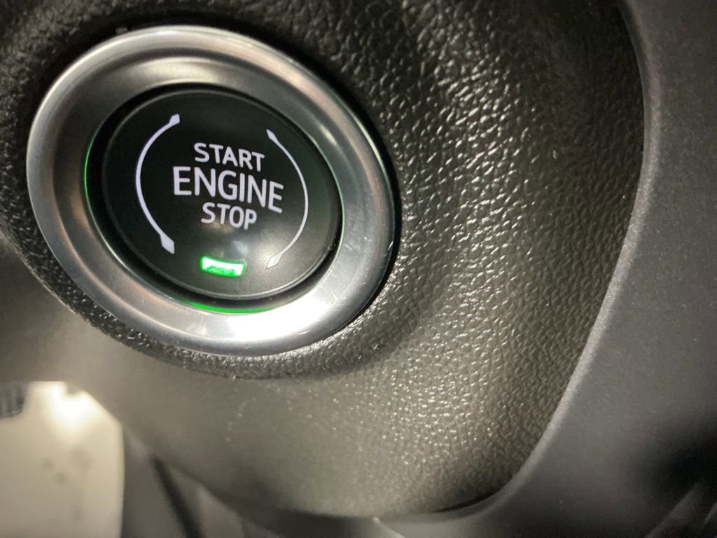 Used 2021 Chevrolet Silverado 1500 High Country image 15