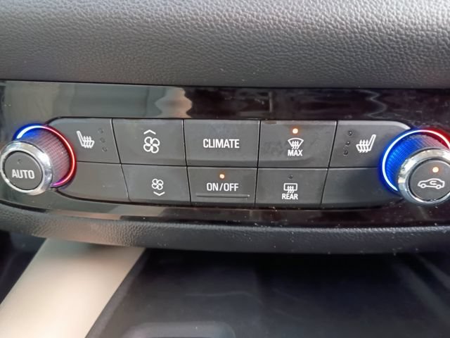 Used 2019 Buick Enclave Essence AWD/4WD image 4