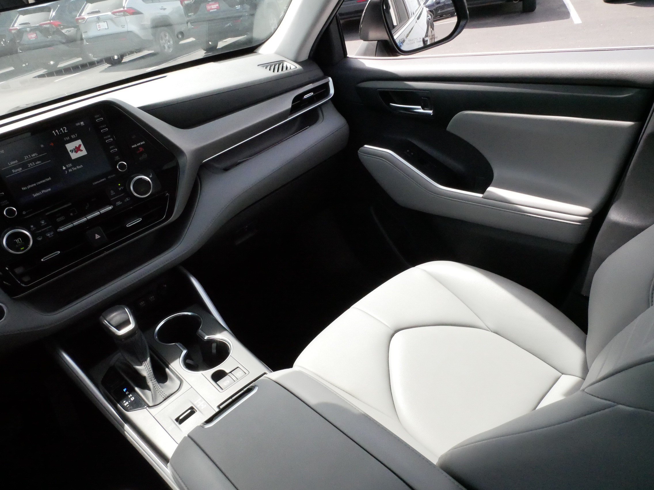 Certified 2021 Toyota Highlander XLE FWD image 11