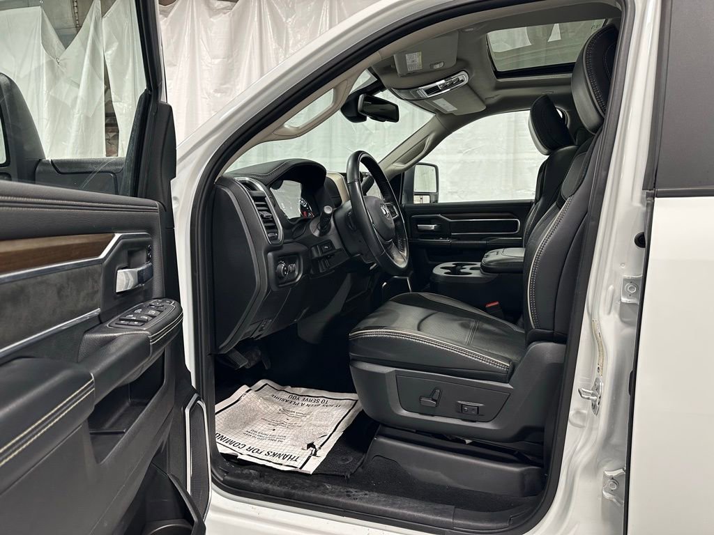 Used 2024 RAM 3500 Laramie image 10