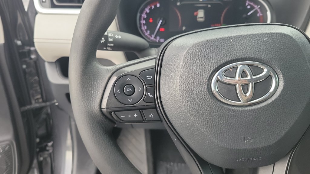 Used 2024 Toyota RAV4 XLE FWD image 19