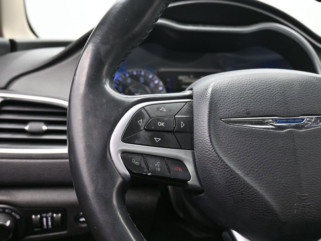 Used 2015 Chrysler 200 Limited w/ Convenience Group image 42