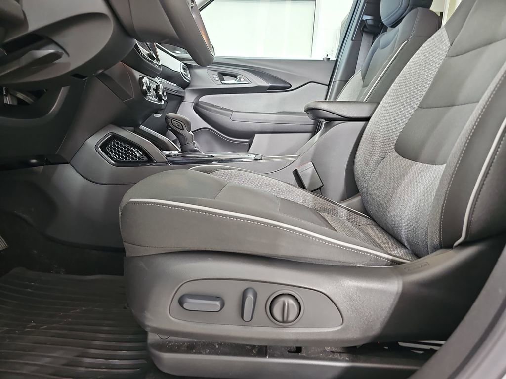 Certified 2023 Chevrolet TrailBlazer LT w/ Convenience Package image 33