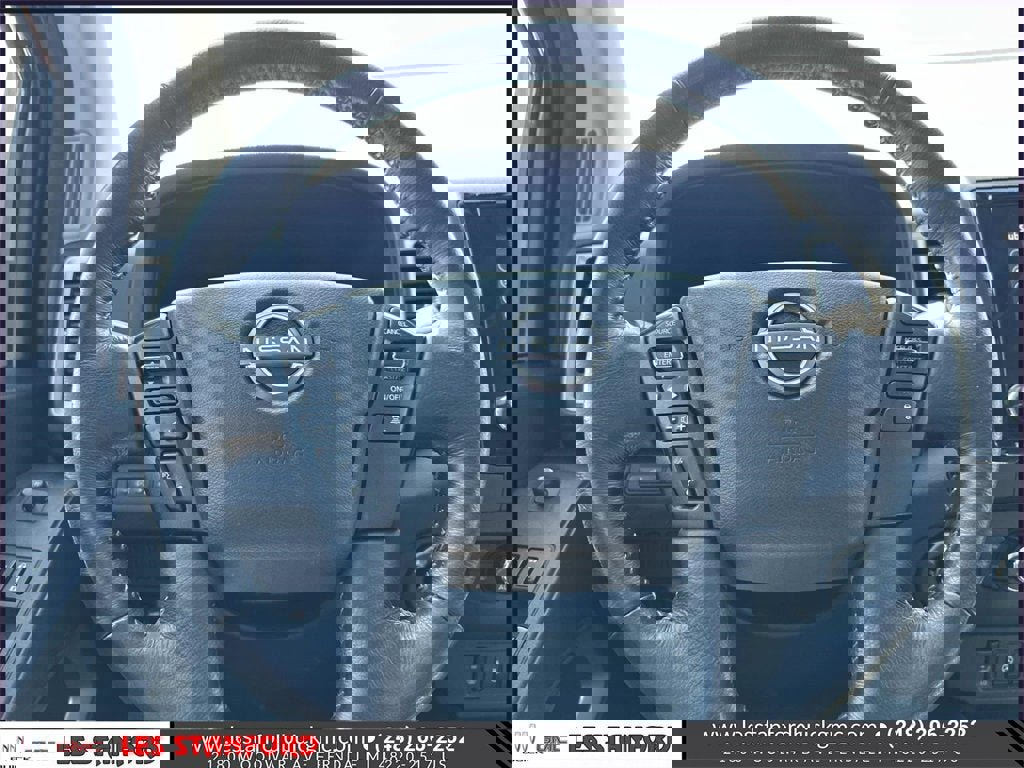 Used 2022 Nissan Frontier SV w/ SV Premium Package image 22