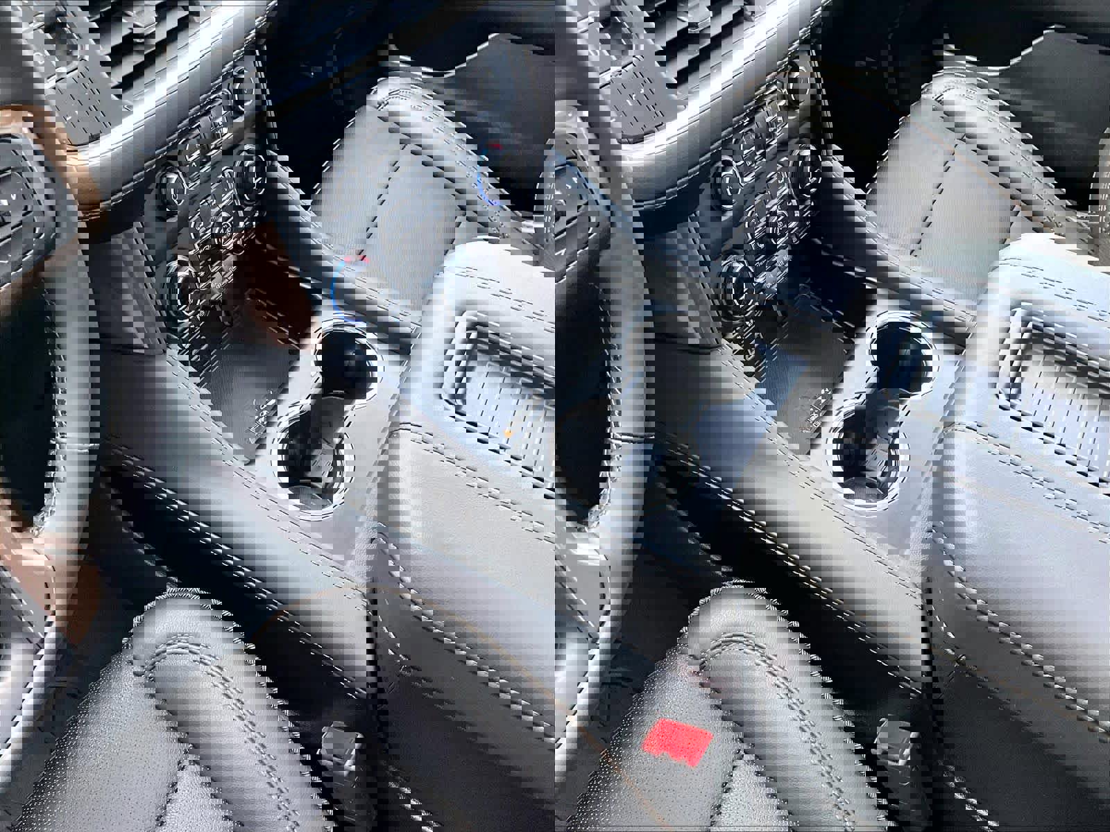 Used 2024 Chevrolet Suburban High Country image 21