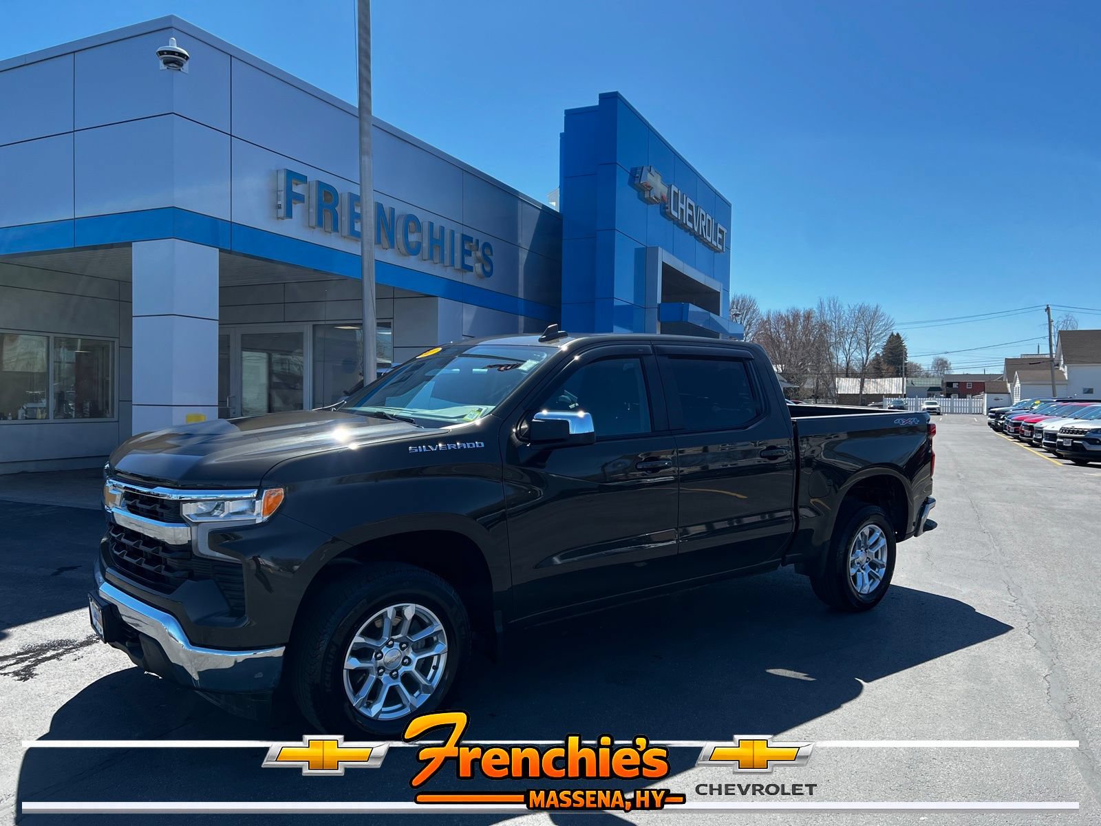 Used 2023 Chevrolet Silverado 1500 LT AWD/4WD image 1