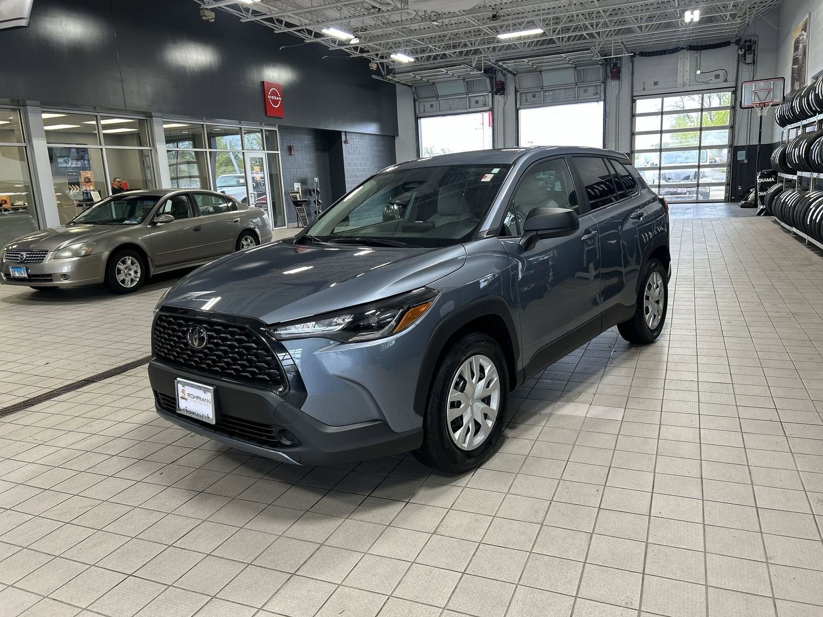 Used 2025 Toyota Corolla Cross L AWD/4WD image 8