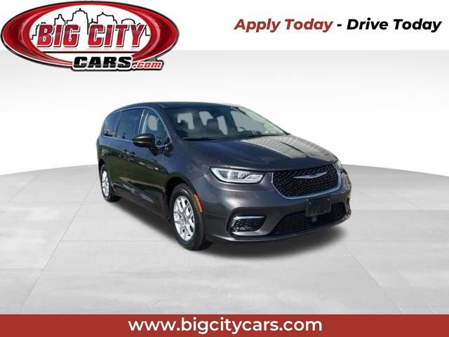 Used 2023 Chrysler Pacifica Touring-L
