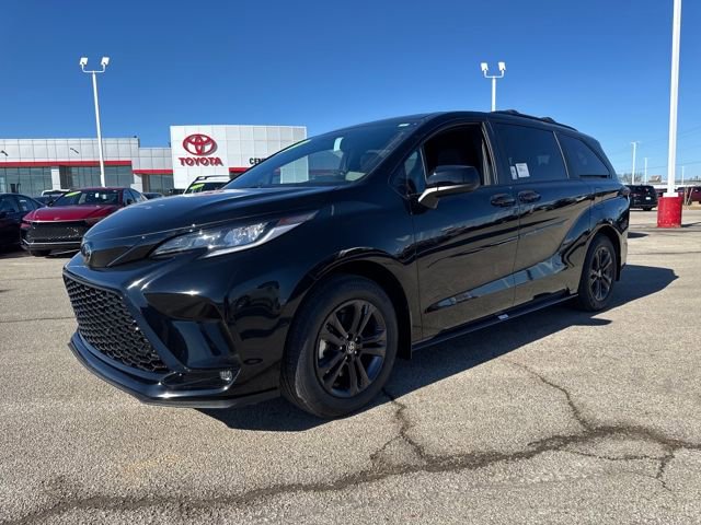 New 2026 Toyota Sienna XSE image 2