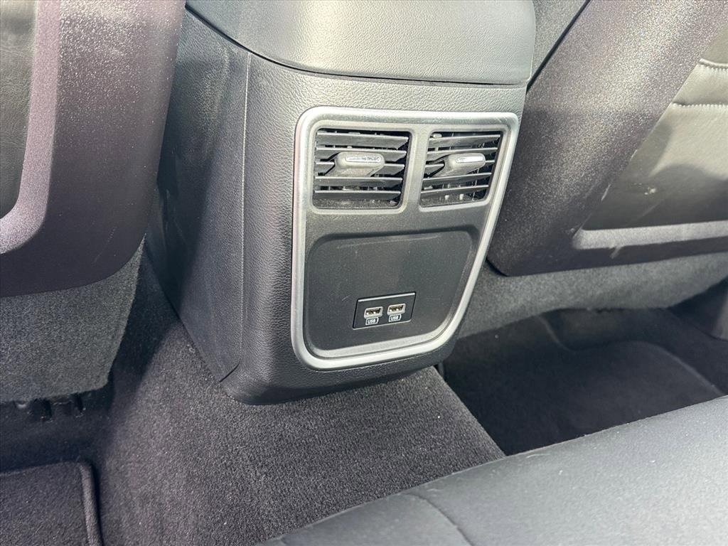 Used 2019 Chrysler 300 Touring w/ Sport Appearance Package image 11