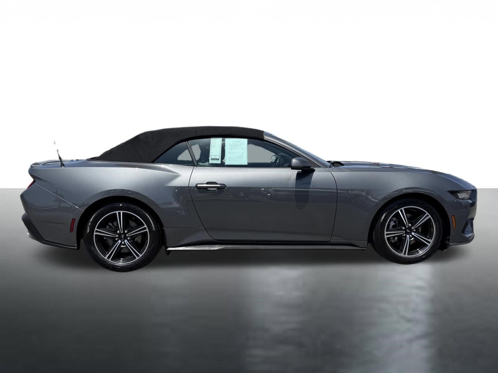 Used 2025 Ford Mustang Premium RWD image 9
