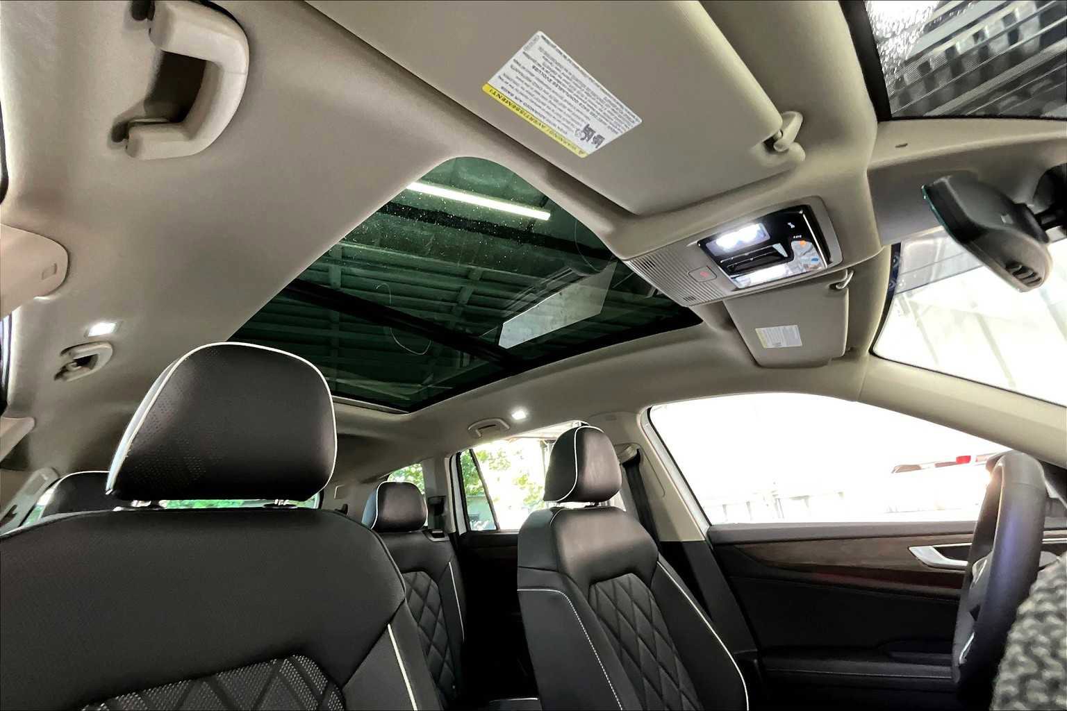 New 2026 Volkswagen Atlas SEL Premium R-Line image 28