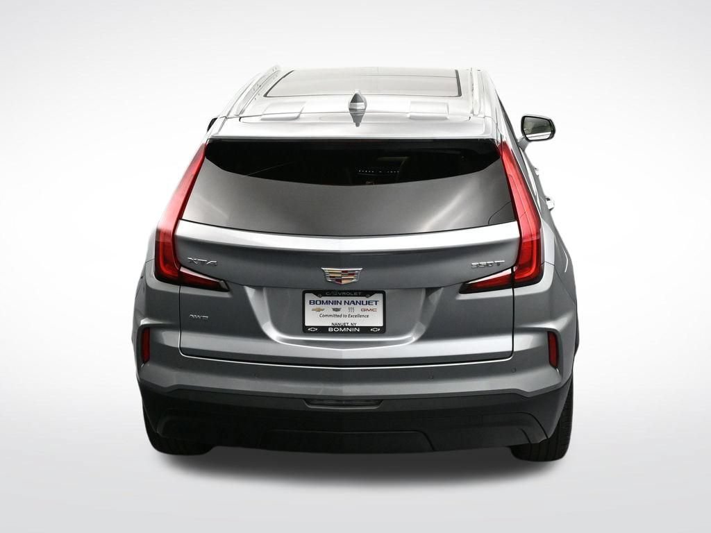 Used 2024 Cadillac XT4 Luxury w/ Cold Weather Package AWD/4WD image 19